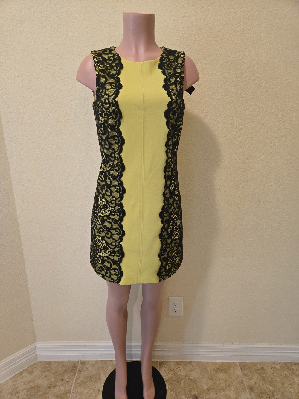 Yellow Sleeveless Lace-Trim Sheath Dress